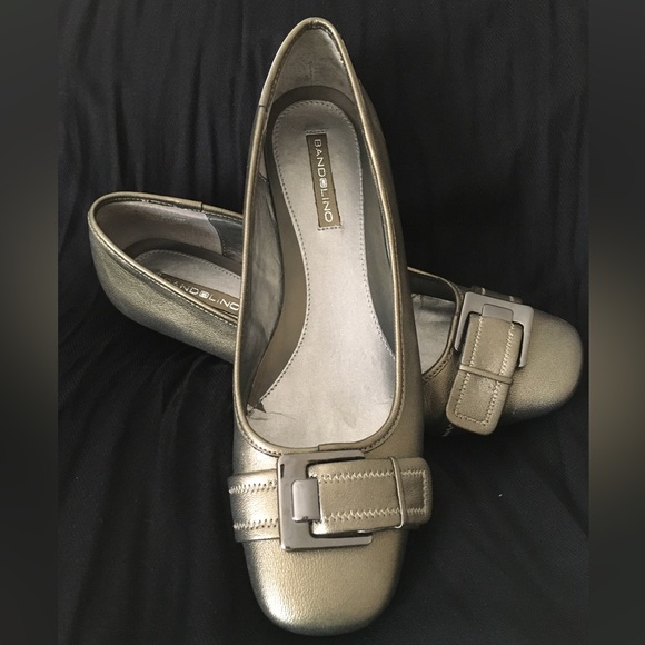 Bandolino Leather Flats - Picture 2 of 6